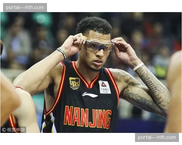 卡特莱特持球突破 同曦进攻端内线杀伤能力增强 卡特莱特持球突破 同曦进攻端内线杀伤能力增强